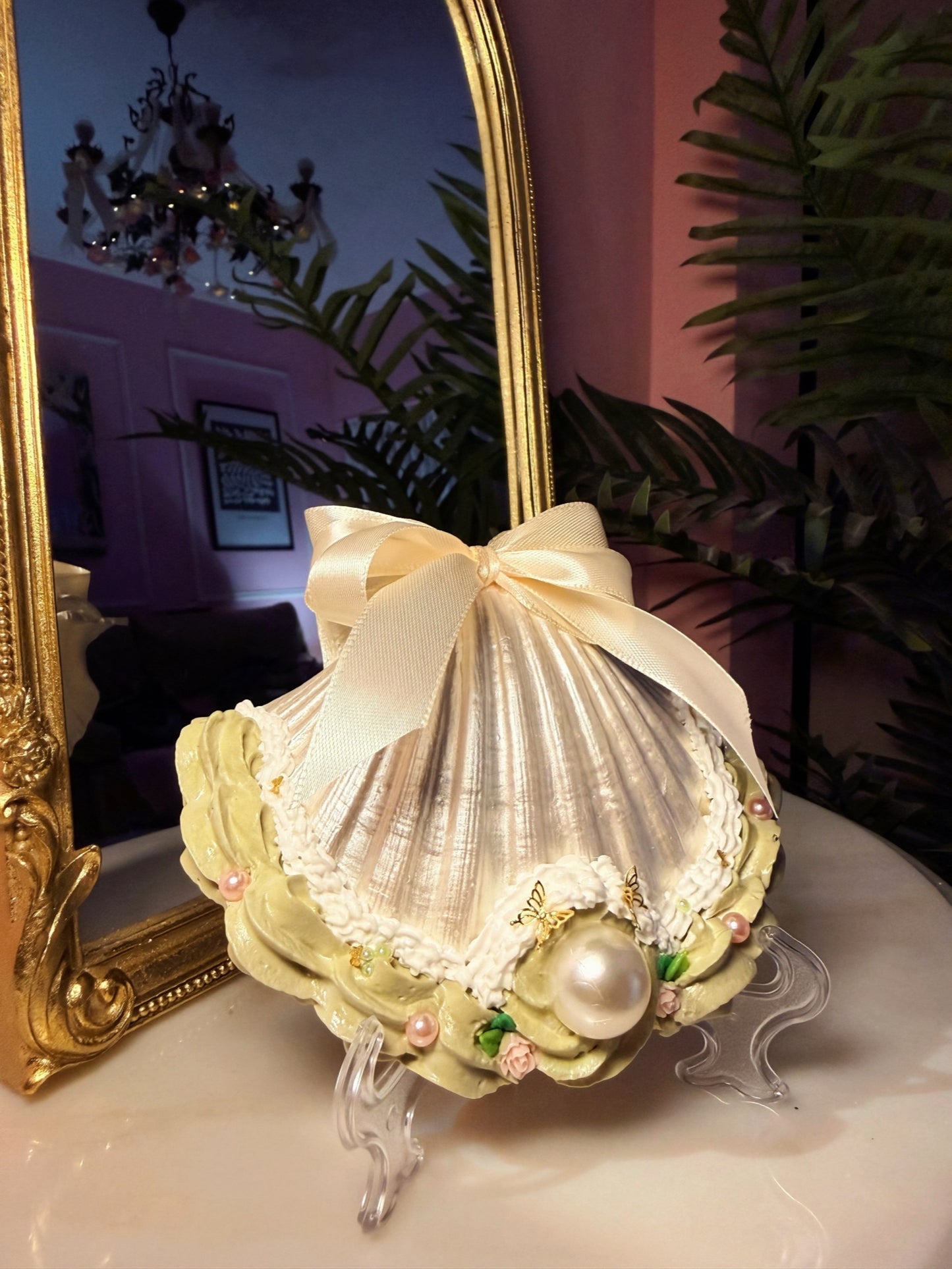 Decorative Rococo Fairycore Seashell - Wall or Wedding Decor