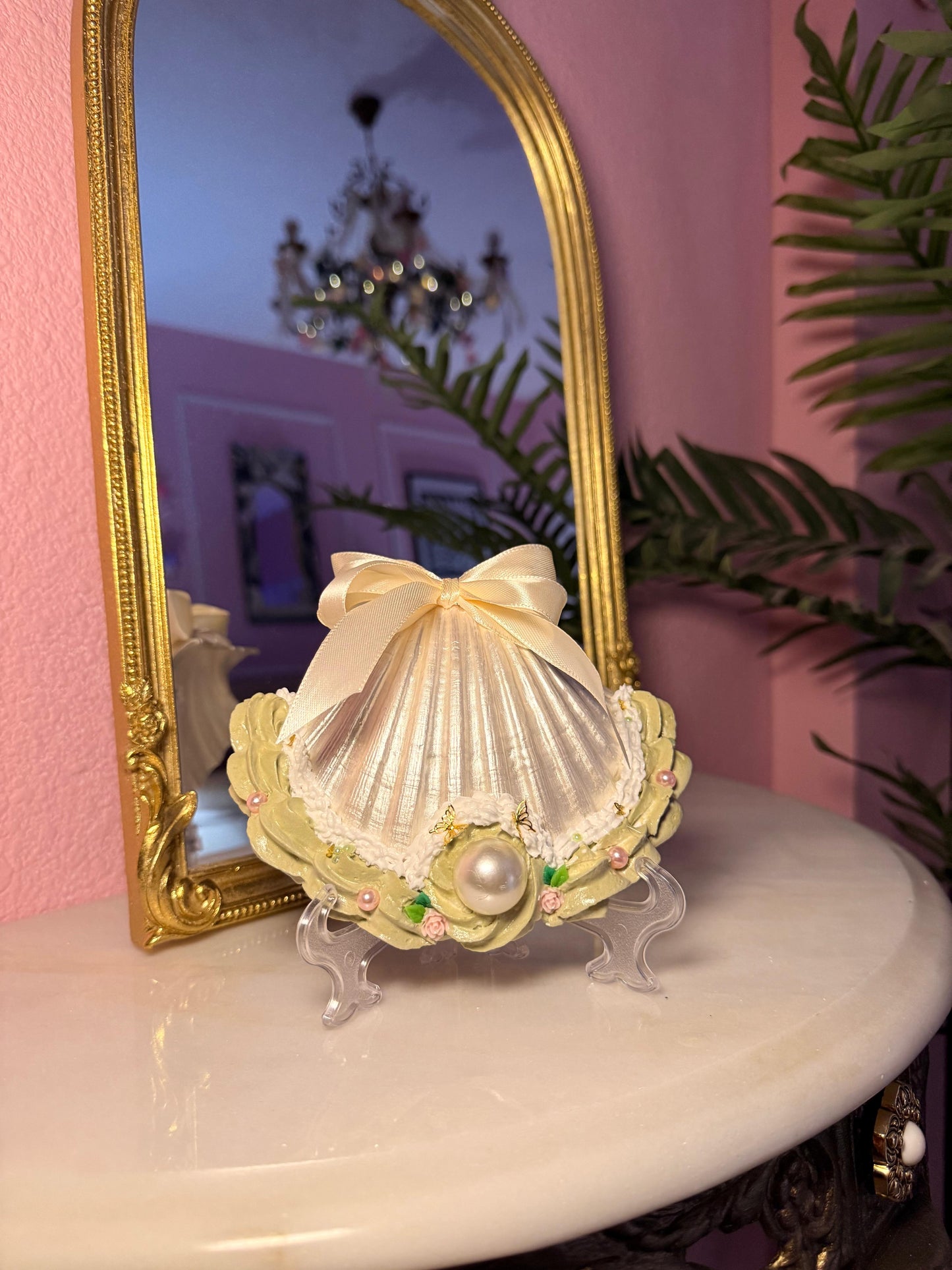 Decorative Rococo Fairycore Seashell - Wall or Wedding Decor