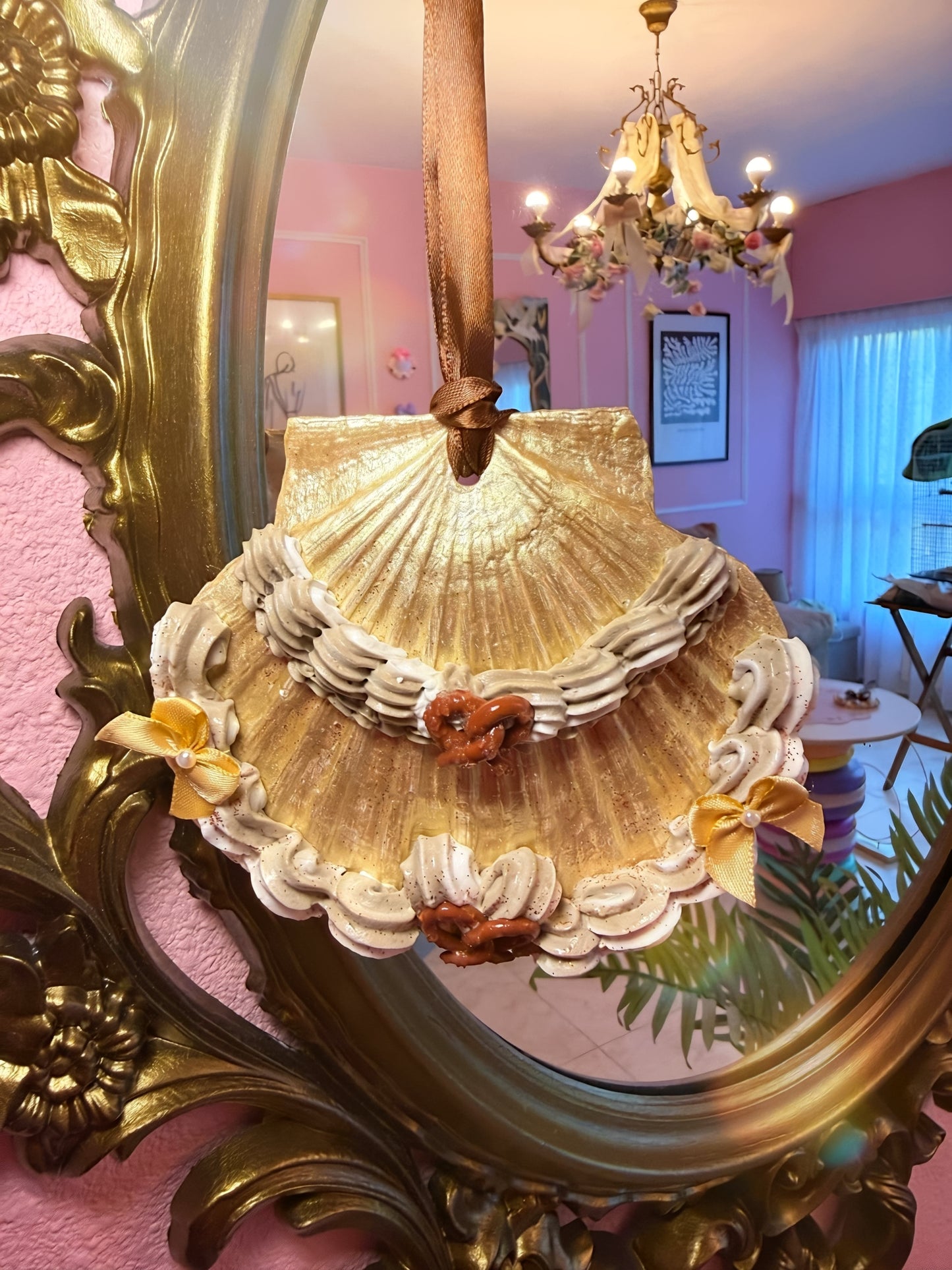 The Golden Pretzel Shell